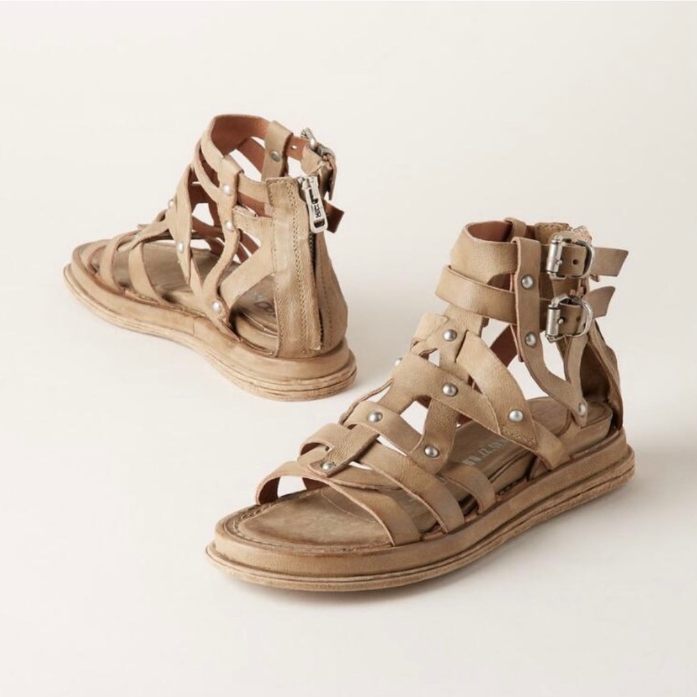 Sundance AS98 Payne Sandals Size 9 Color-Africa Lightly Worn